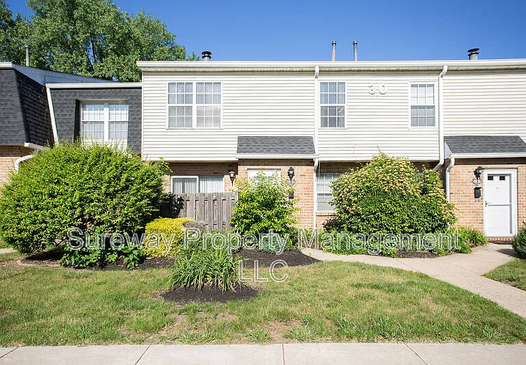 2147 Harbour Dr — Photo 1