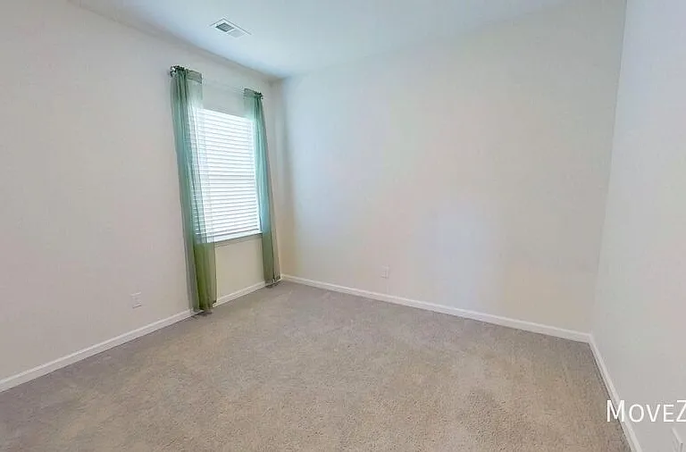 1131 Staghorn Ave — Photo 29