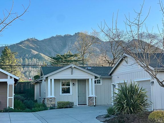 3rd image of 9313 Oak Trail Circle