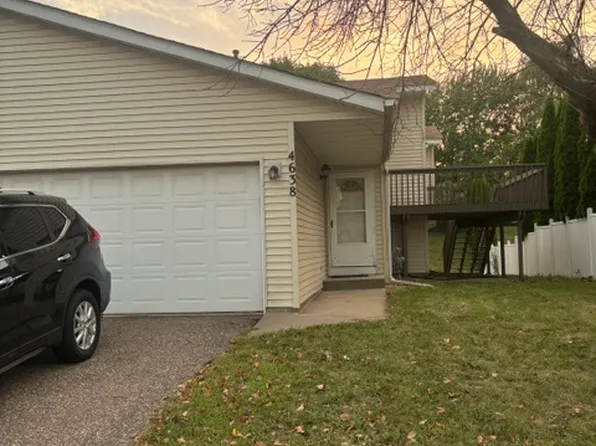 4638 Hayward Rd N, Oakdale, MN 55128