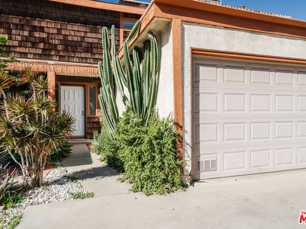 11106 Arminta St APT 4