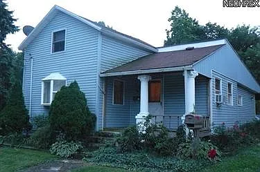 181 Center St photo 1