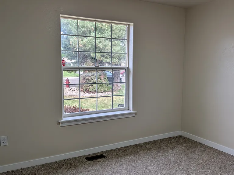 2723 Manchester Dr — Photo 11