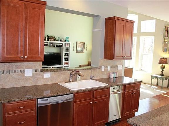 5th image of 1582 Indian Bluffs Dr