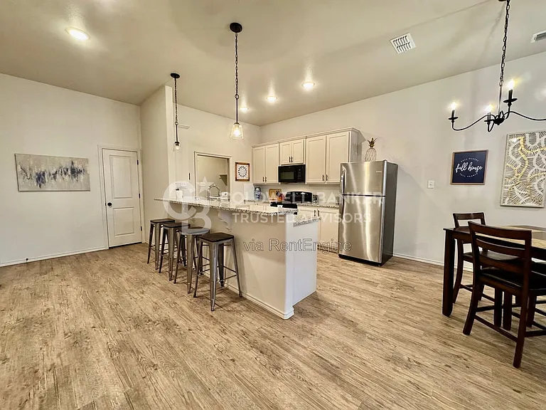 5528 Lehigh St — Photo 10