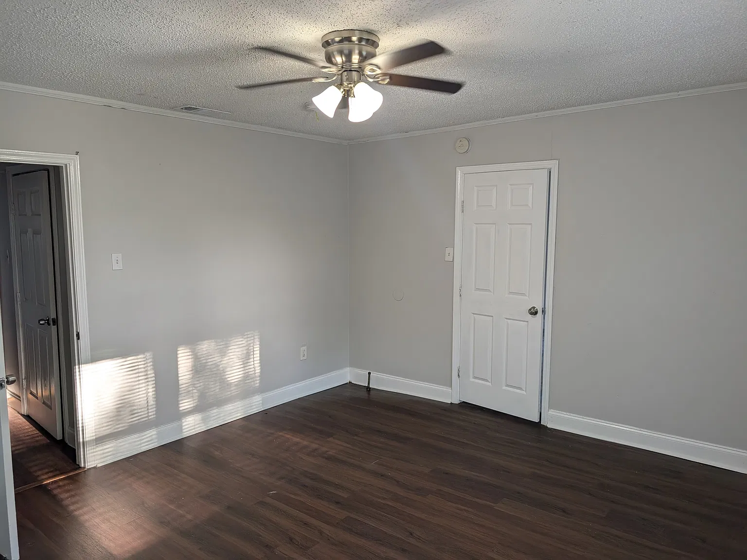 3 bed, 1300 sqft, $1,500 — Photo 4