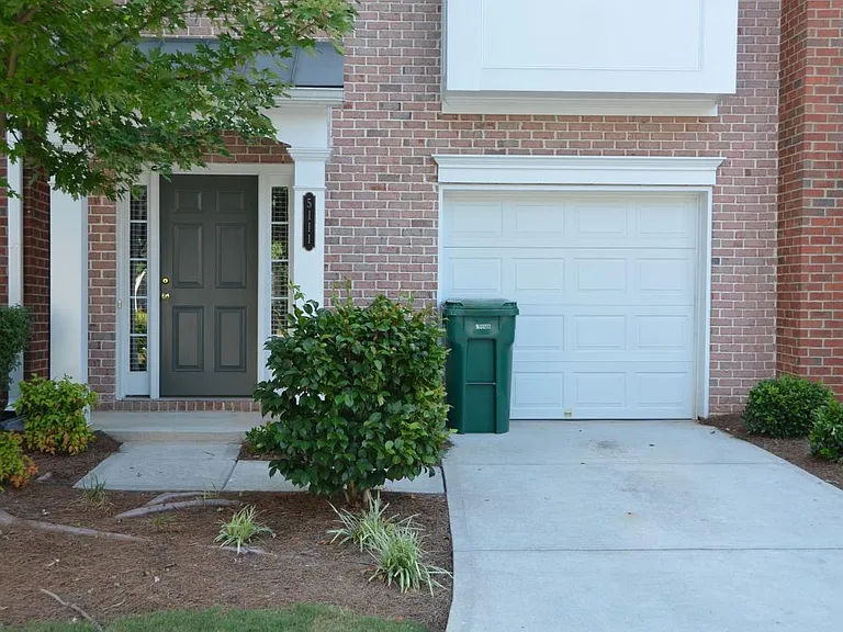 5111 Wellsley Bnd — Photo 7