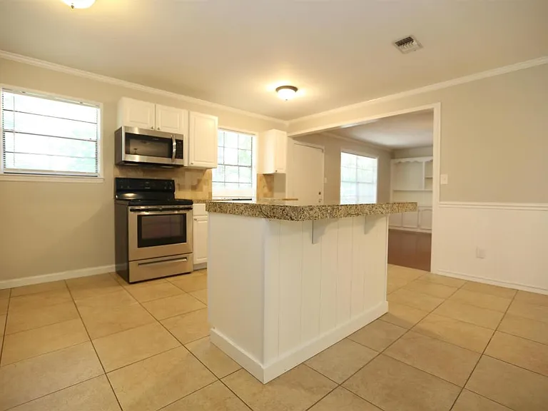 12406 Colleen Dr — Photo 7