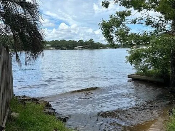 300 Vaughan St NW, Fort Walton Beach, FL 32548