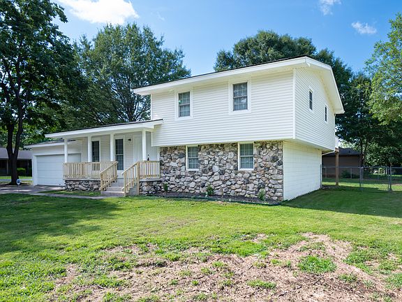 18 Lucy Ln-2_07102025