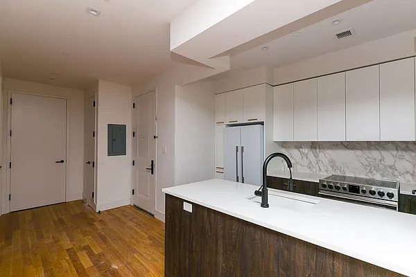 Rented by Nooklyn NYC LLC | media 80