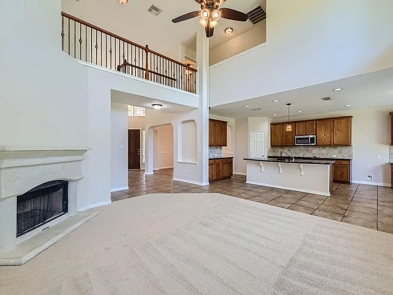 1907 Silver Brook Ln — Photo 12