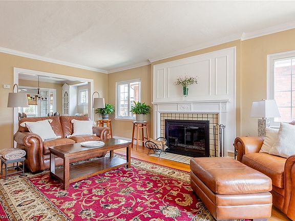 3rd image of 1506 Saint Charles Ave