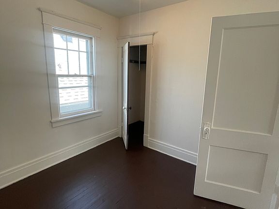 4th image of 84 Eckhert St