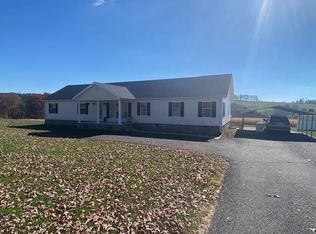 293 Island Rd, Hillsville, VA 24343