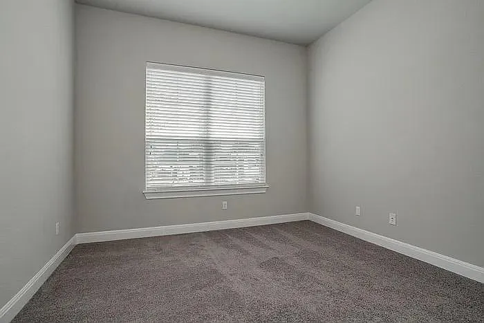 4655 Katherine Dr — Photo 15