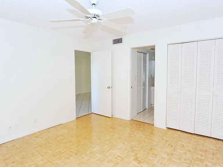 1000 Manatee Rd — Photo 4