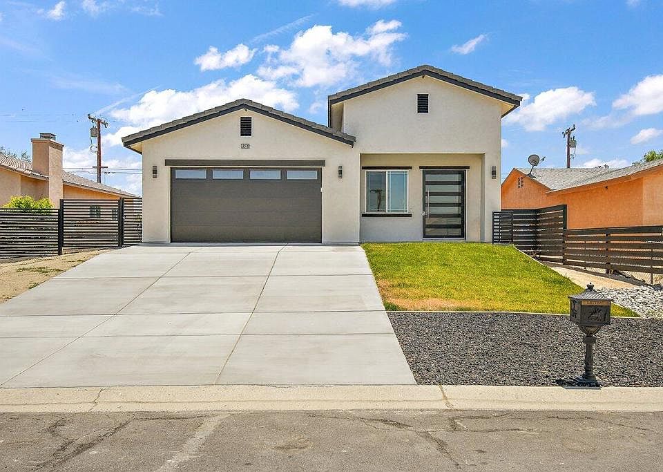 1st image of 16376 Avenida Atezada