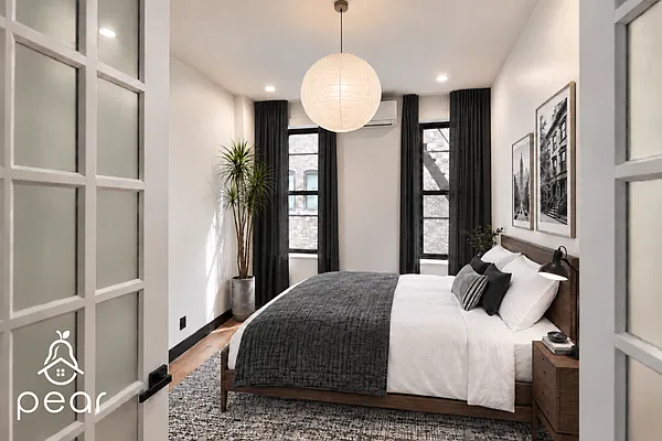 Bedroom, photo 1