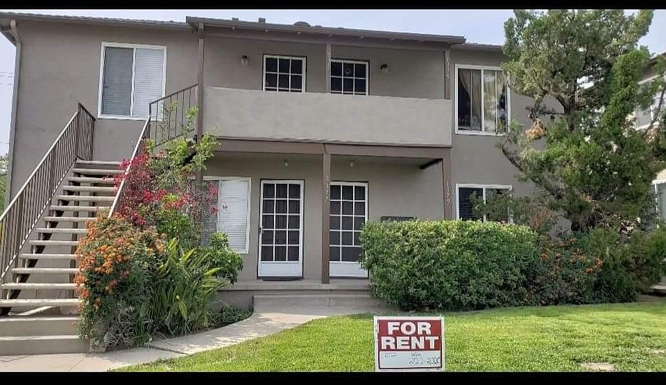 1st image of 1379 N Altadena Dr