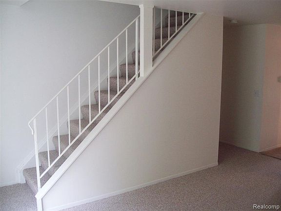 5th image of 1635 Wimbledon Dr #1
