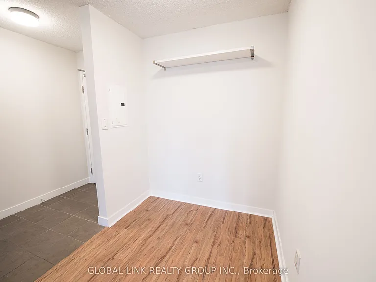 11 Brunel Ct #703 — Photo 2