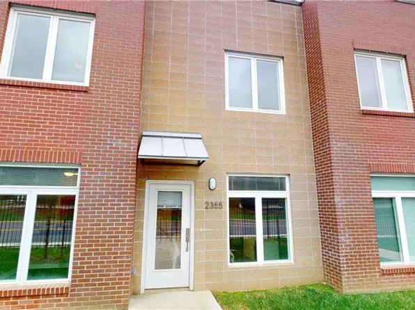 2355 E 27th St, Kansas City, MO 64109