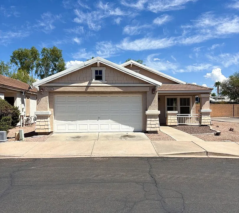 2247 S Gordon