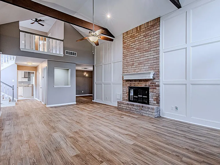3323 Lost Hollow Dr — Photo 8