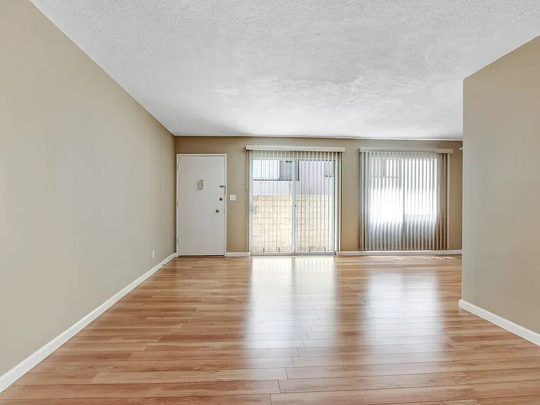 1234 Wellesley Ave in West LA - steps to Wilshire Blvd! — Photo 9
