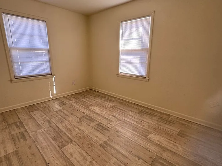 212 S Magnolia Dr — Photo 3