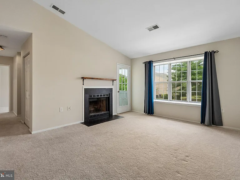 7822 Harrowgate Cir #D — Photo 4