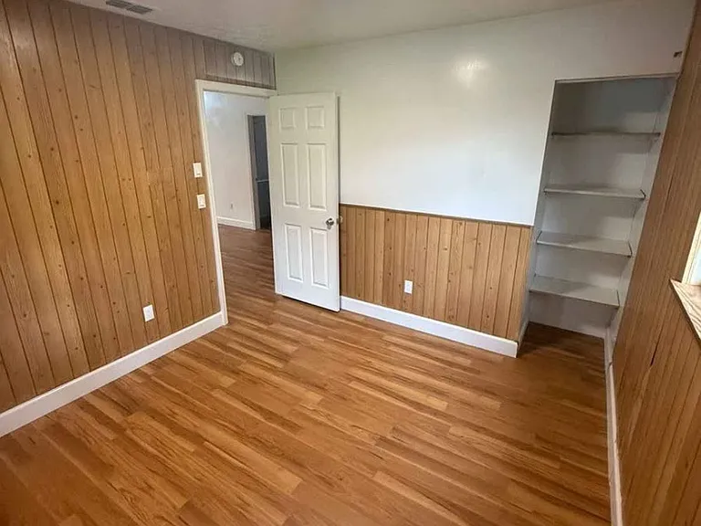 2230 Endsley Rd — Photo 23