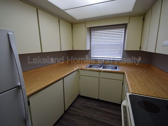 3rd image of 1005 S New York Ave #1