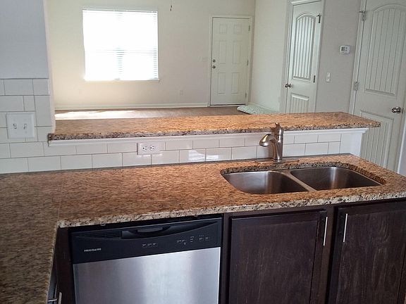 5th image of 208 Jordan Ln