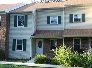 11 E 1st St, Boiling Springs, PA 17007