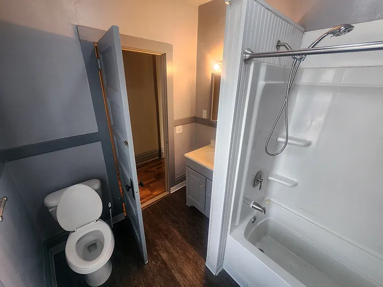 1719 Farnam St #2 — Photo 17