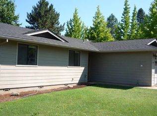 1963 Hamilton Ln, Grants Pass, OR 97527