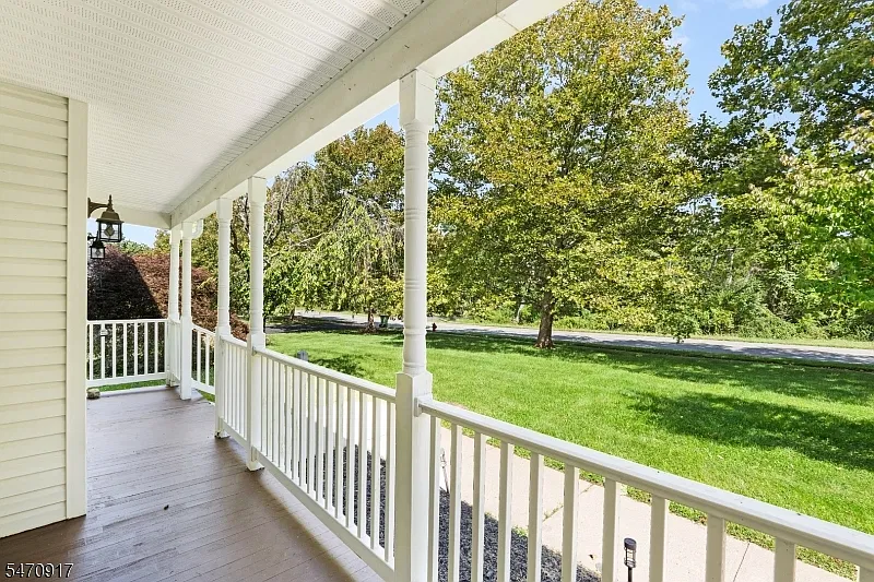 4 bed, 2.5 bath, $4,250 — Photo 3