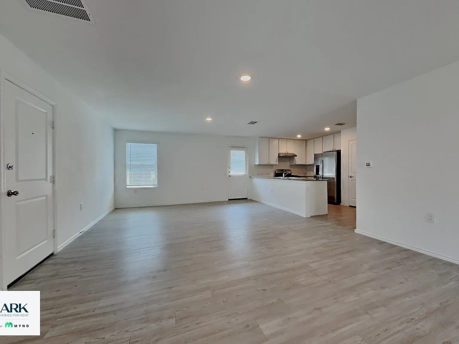 3 bed, 2.0 bath, 1440 sqft, $1,699 — Photo 2