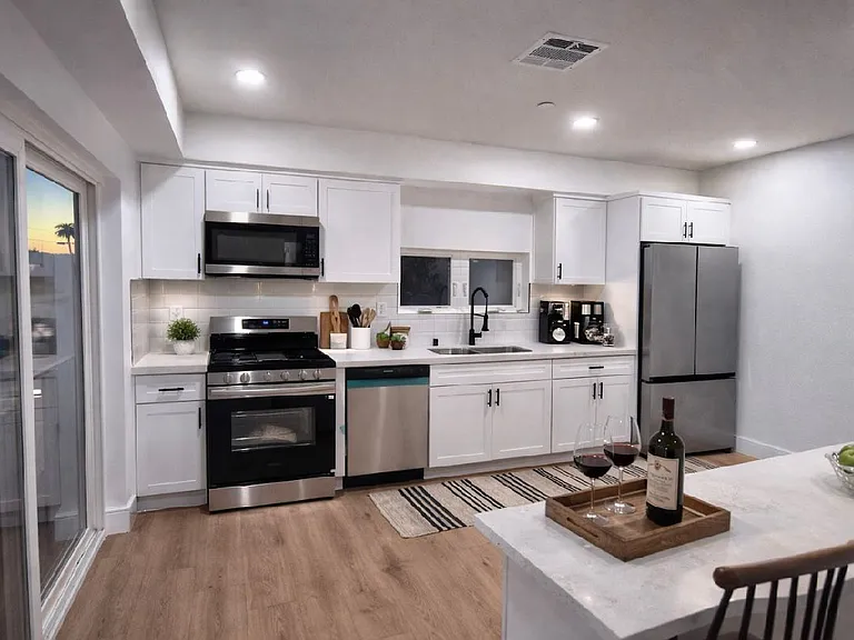 1619 2nd Ave #6 — Photo 7