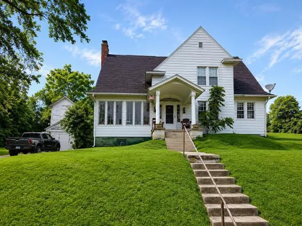 160 Maple Ave, Oak Hill, WV 25901