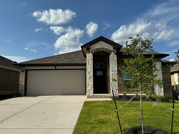 4th image of 303 Elm Creek Dr