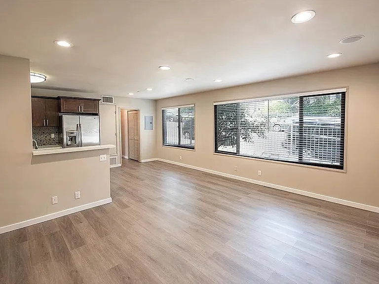 1837 N La Brea Ave #6 — Photo 1