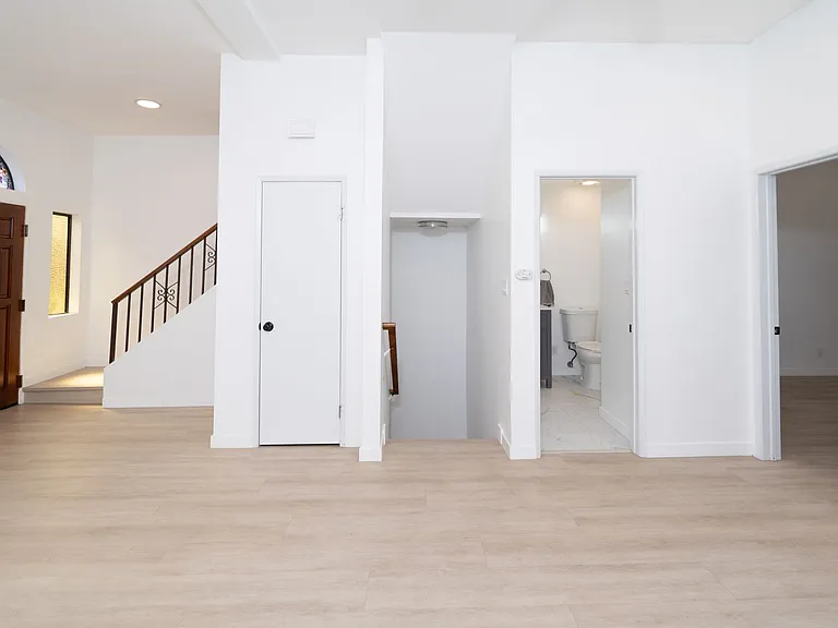 525 N Alhambra Ave #C — Photo 5