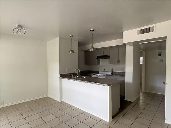 5th image of 820 W Alabama St APT 12