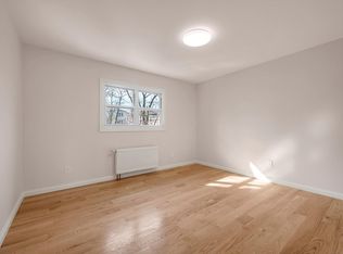 22244 41st Rd FLOOR 2, Bayside, NY 11361