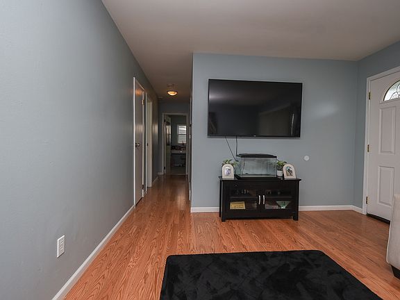 5th image of 2540 Gilead Ave