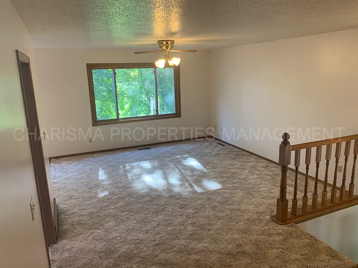 Spacious 3 Bd 2 Ba House On Southeast Side Of Sioux Falls — Photo 4