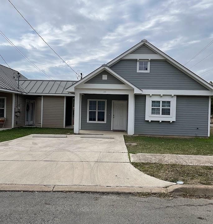 1st image of 139 Olive St